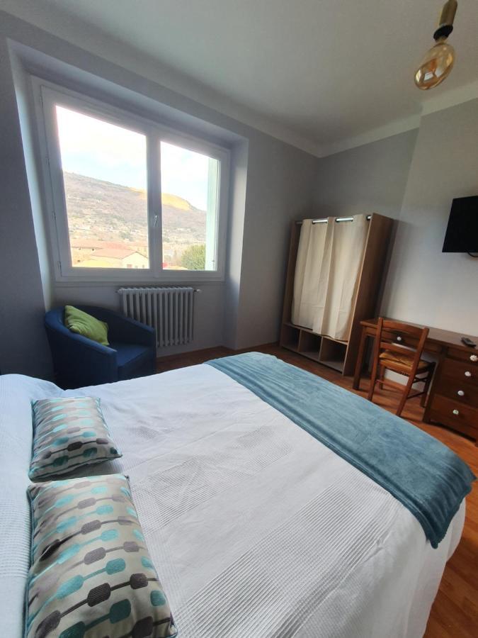 Chambre Privee Du Majestic Saint-Affrique Eksteriør billede
